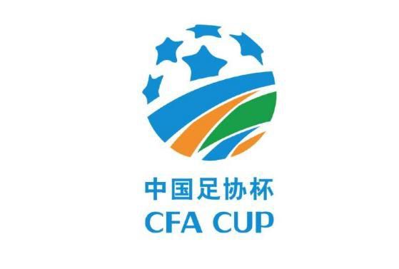 按照导演Franco Zeffirelli本人的早年小我履历改编，讲述二战时代，一群酷爱意年夜利文化艺术的女性在佛罗伦萨和圣吉米尼亚诺的履历，此中包罗和墨索里尼品茗的前英国年夜使夫人(Maggie Smith饰)、帮雇主赐顾帮衬私生子卢卡的玛丽(Joan Plowright饰)、艺术酷爱者阿拉贝拉(Judi Dench饰)、年青英国记者康妮(Tessa Pritchard饰)、精悍的美国女性乔琪(Lily Tomlin饰)、放浪但好心的美国女性埃尔莎(Cher饰)。战争爆发前，她们经常聚在前年夜使夫人处，或是在